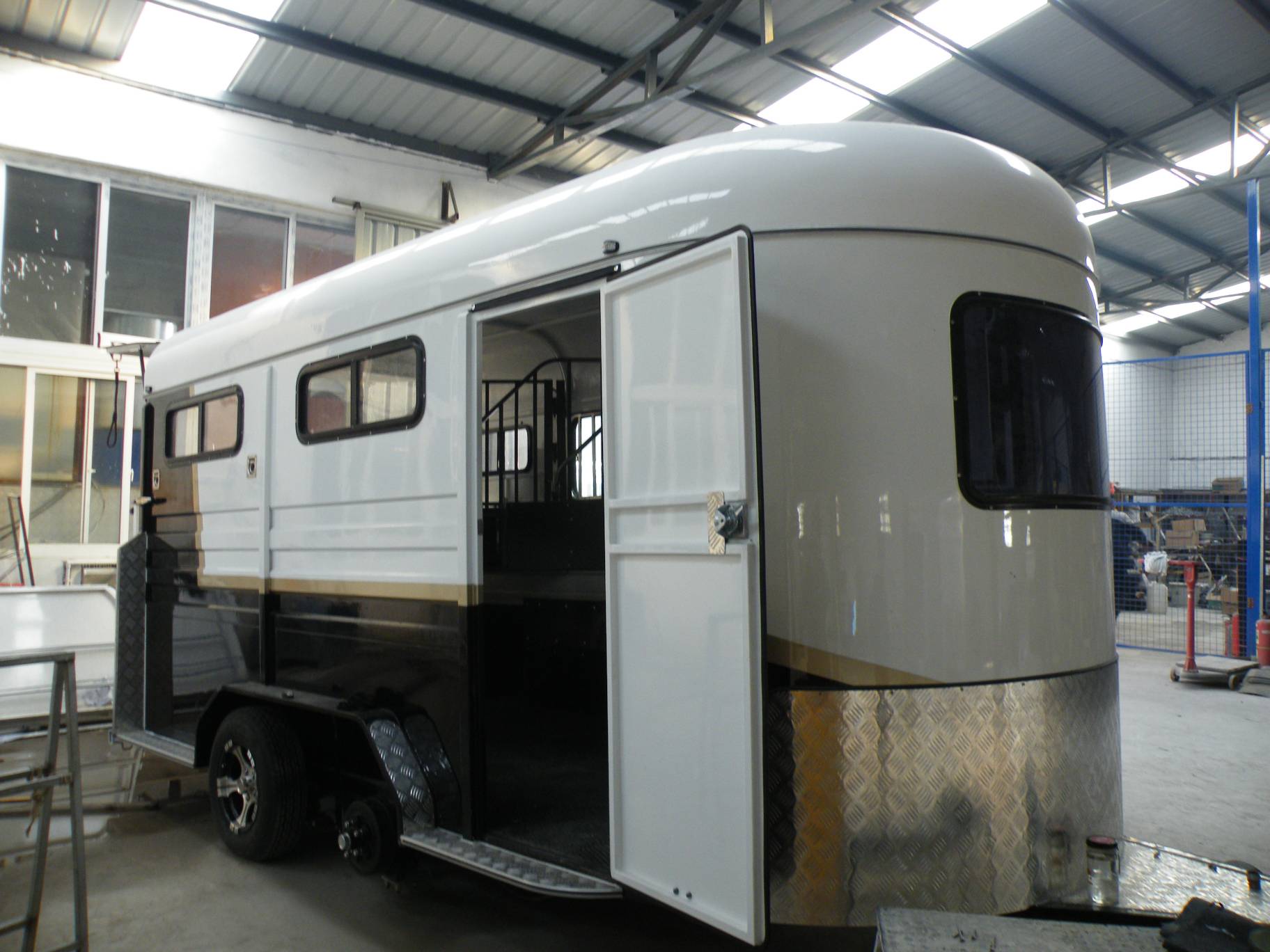 Flotteur à charge angulaire allongée pour 2 chevaux