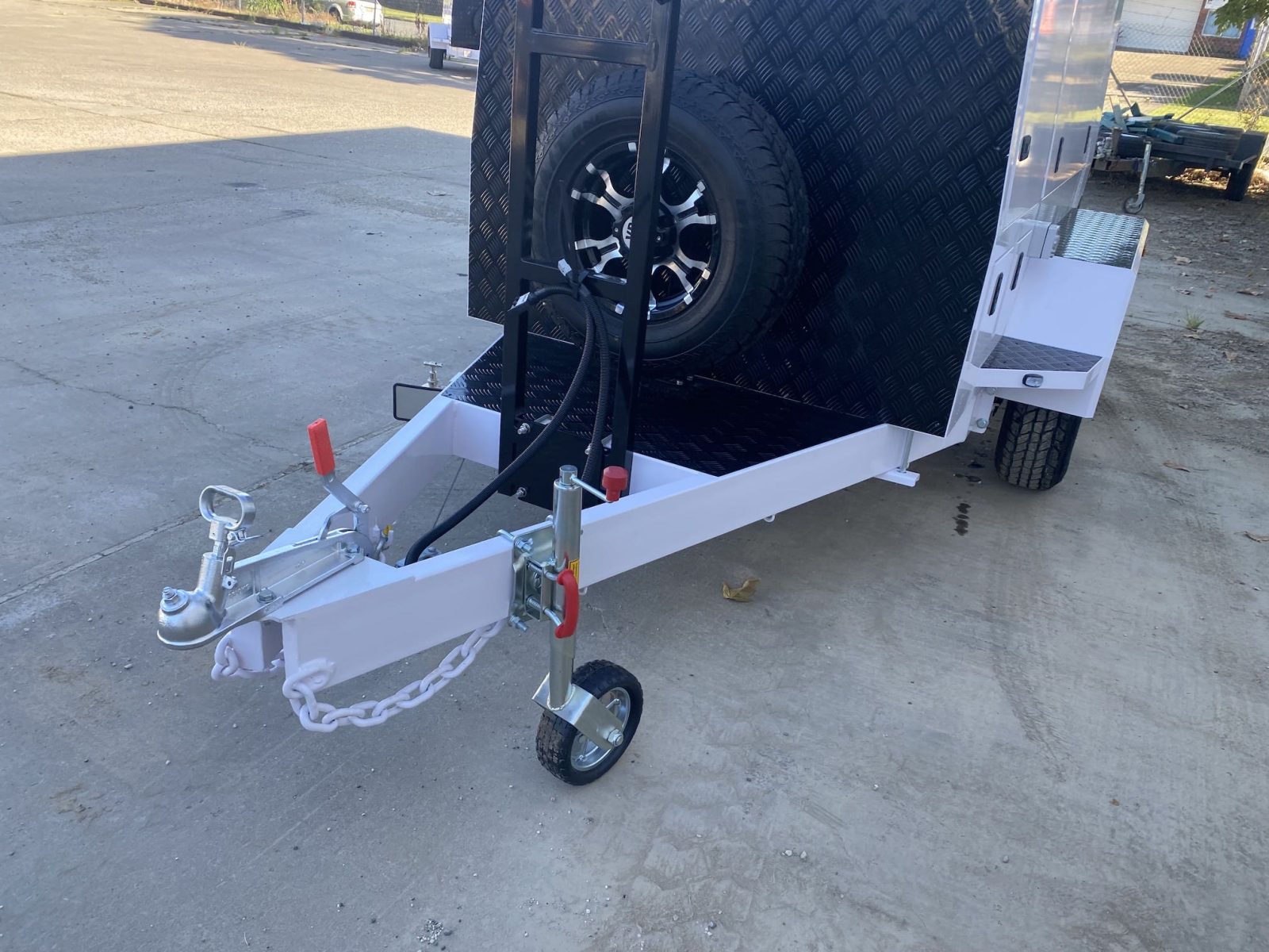 Remorque commerciale de grande taille à double essieux