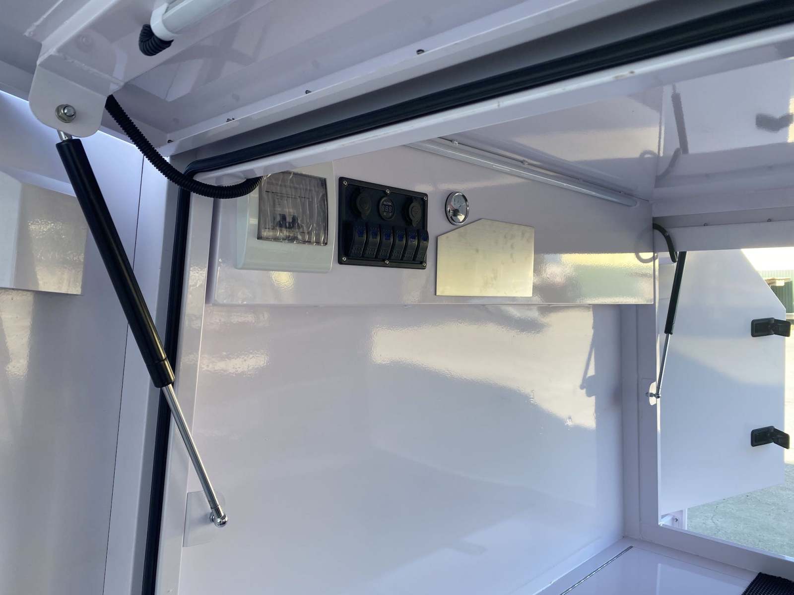 Grande remorque artisanale à un essieu