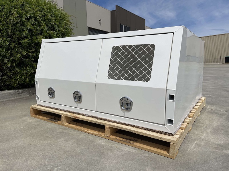 Auvent à ailes de mouette pour camionnette