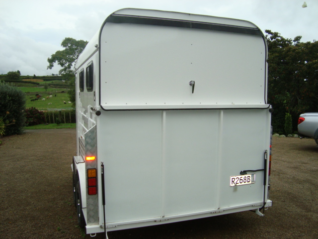 Trial pour chevaux à charge angulaire de type 2 de luxe