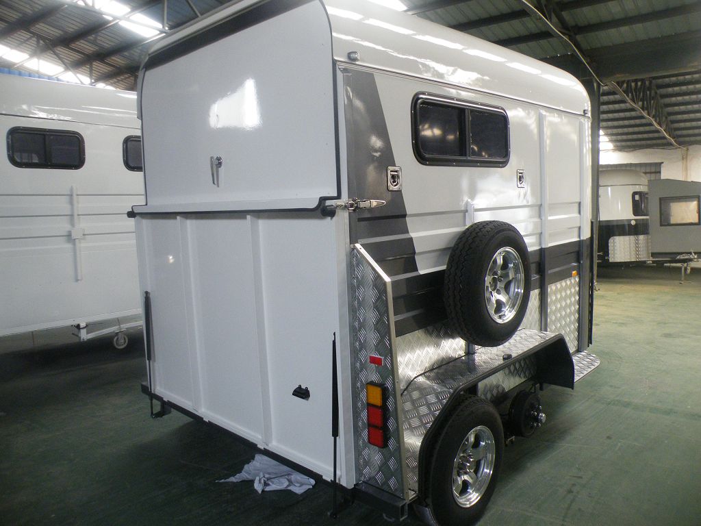 Remorque à chevaux à charge droite de type 2 chevaux de luxe