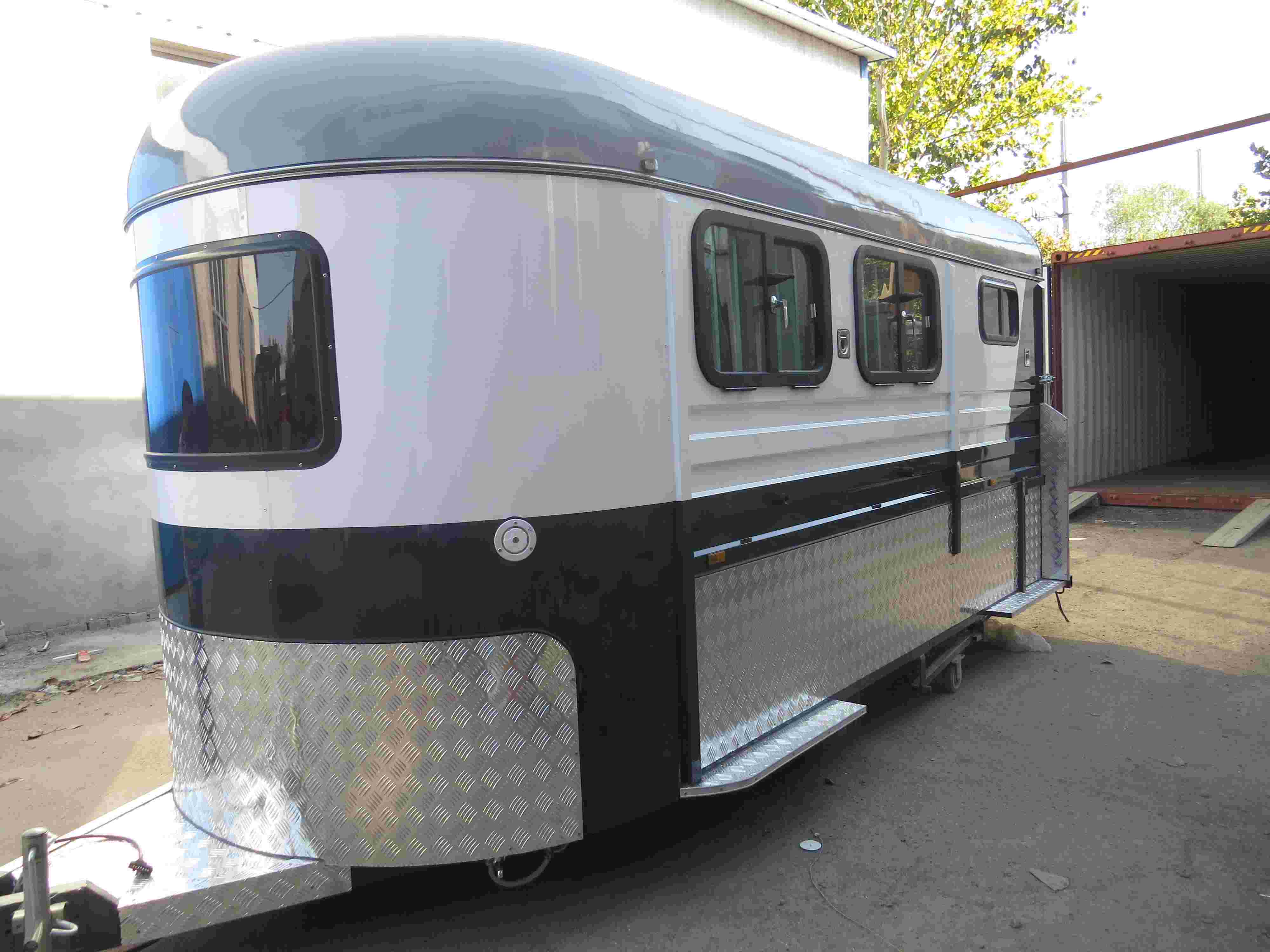 Remorque à chevaux à charge angulaire standard de type 3 chevaux