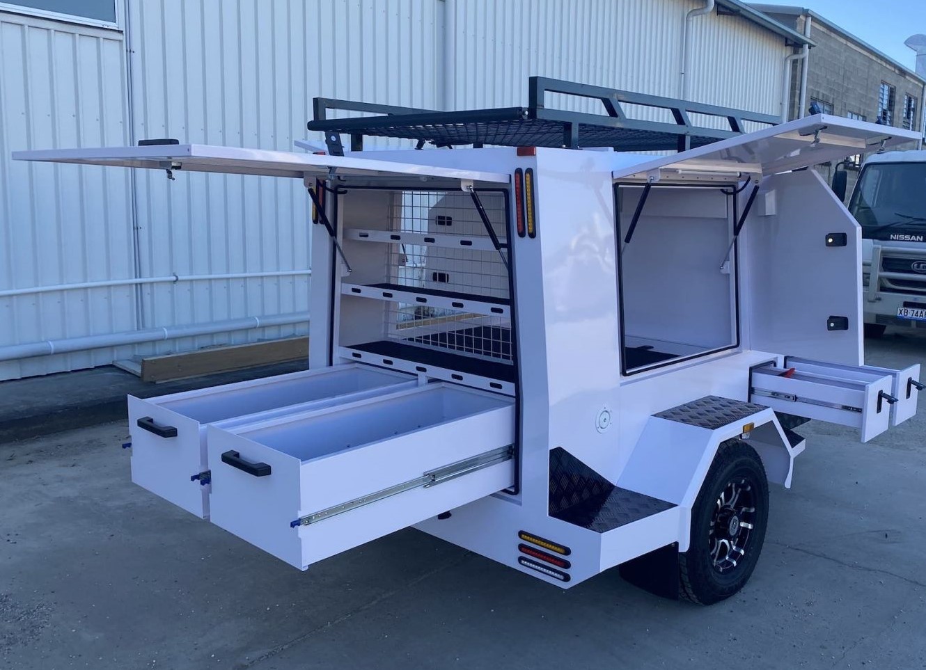 Grande remorque commerciale à un essieu