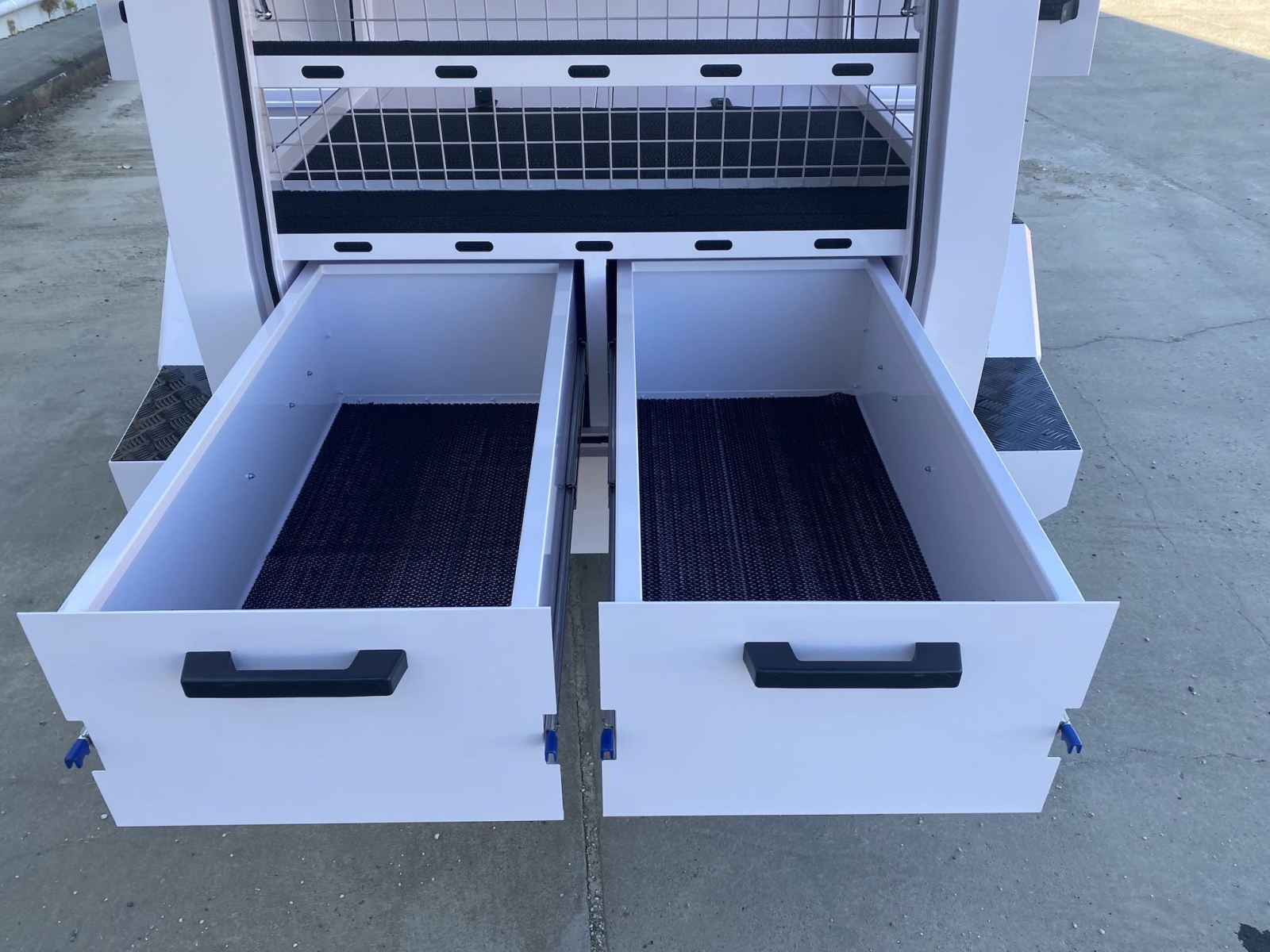 Grande remorque commerciale à un essieu